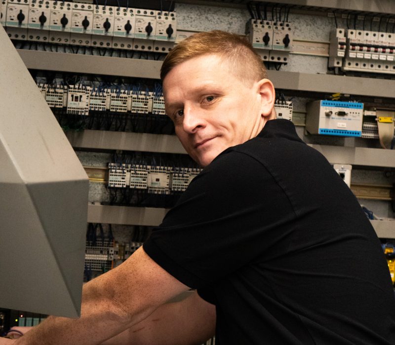 CNC Service und professionelle Wartung von Fräsmaschinen für Industrieunternehmen.